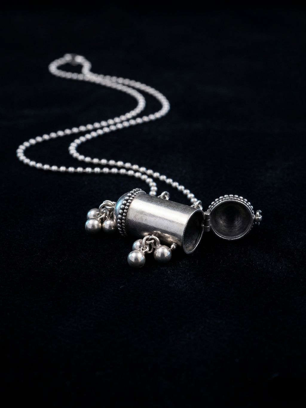 INAYA TAVIZ NECKLACE